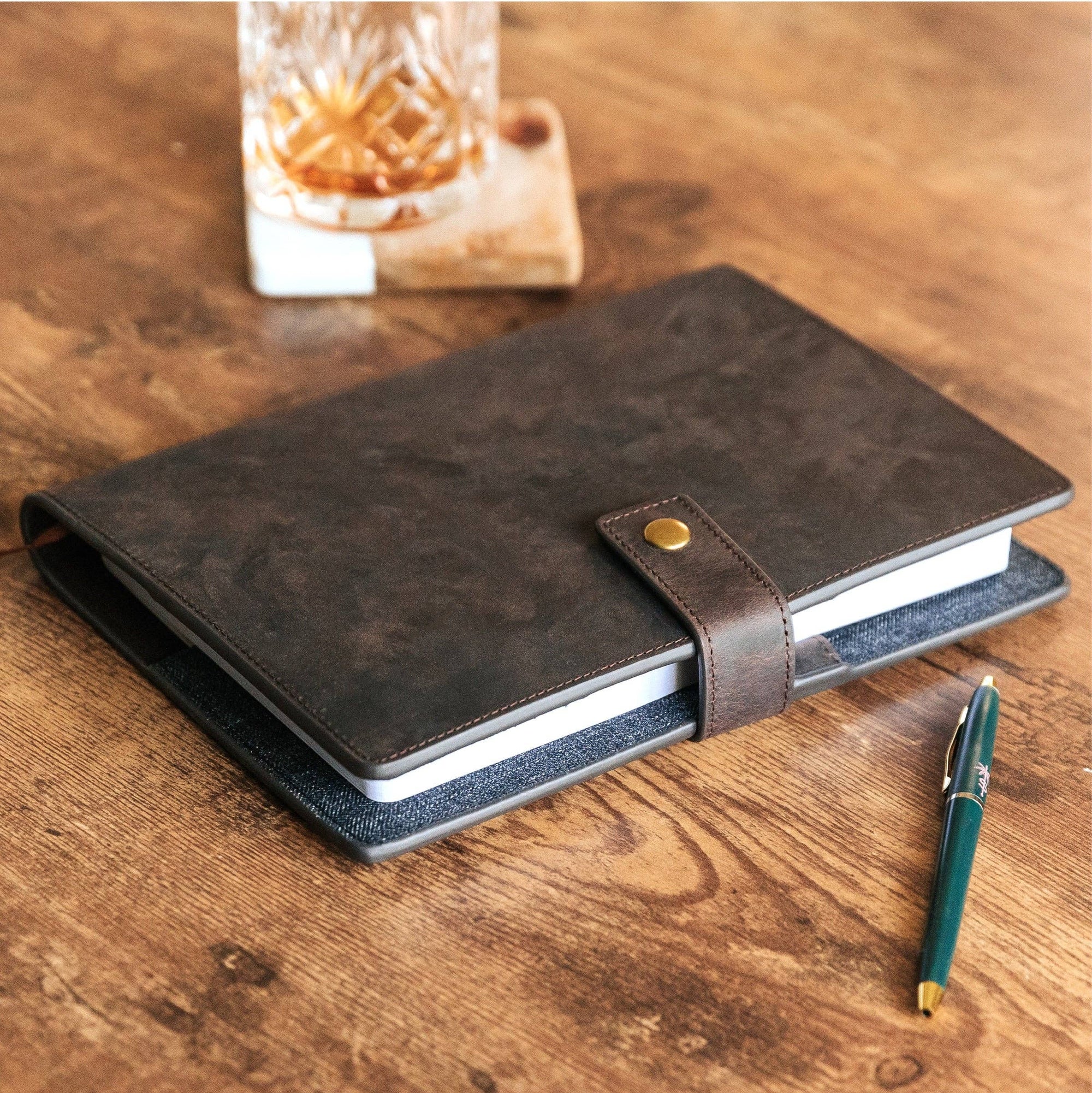 Case Elegance - Bucksaw Refillable Brown Leather Journal