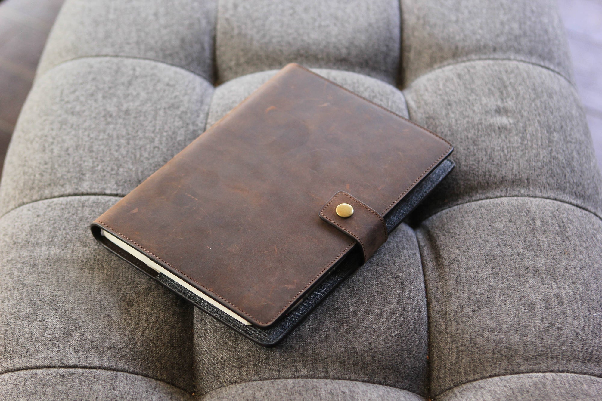 Case Elegance - Bucksaw Refillable Brown Leather Journal