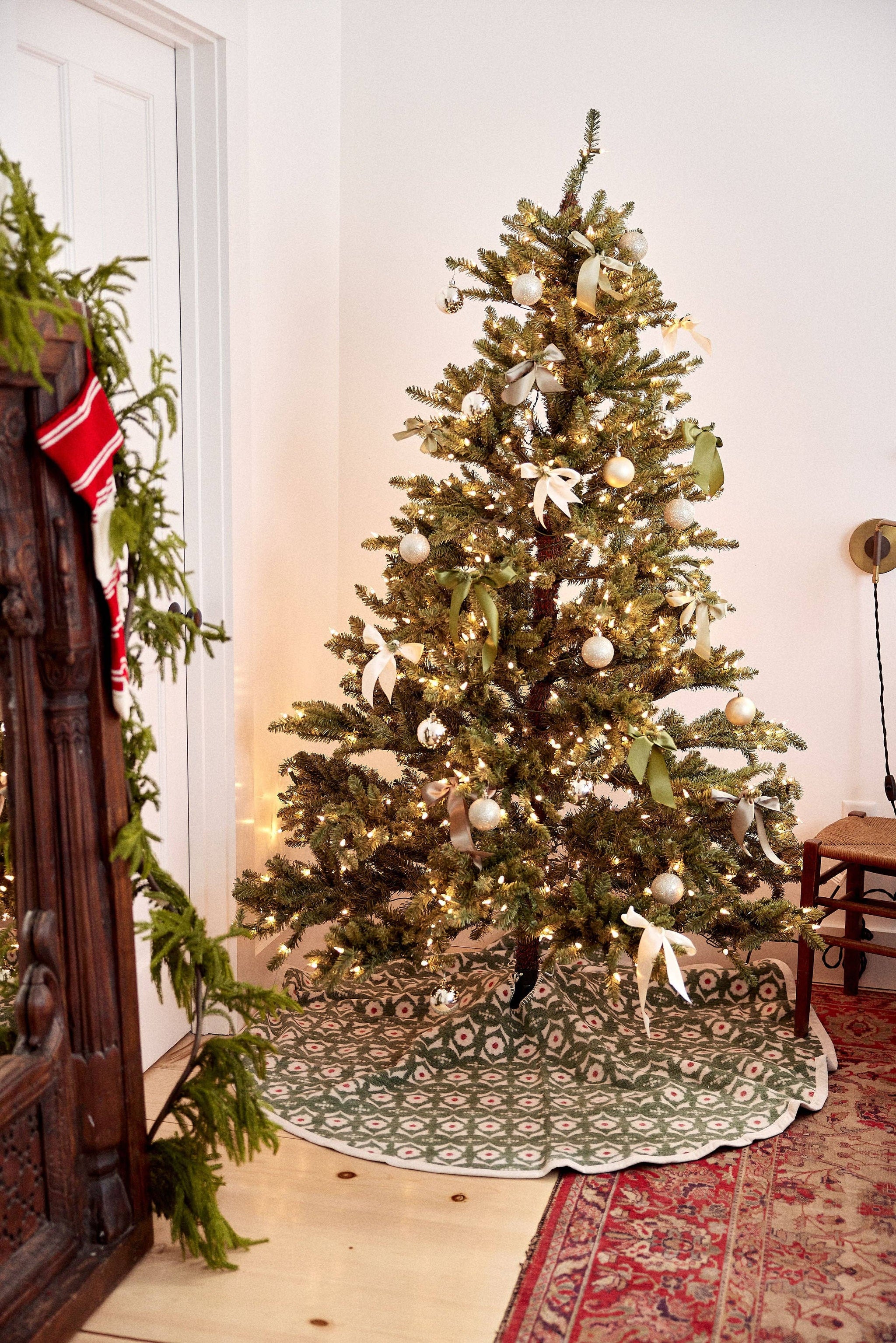 ChappyWrap - Frances Floral Christmas Tree Skirt