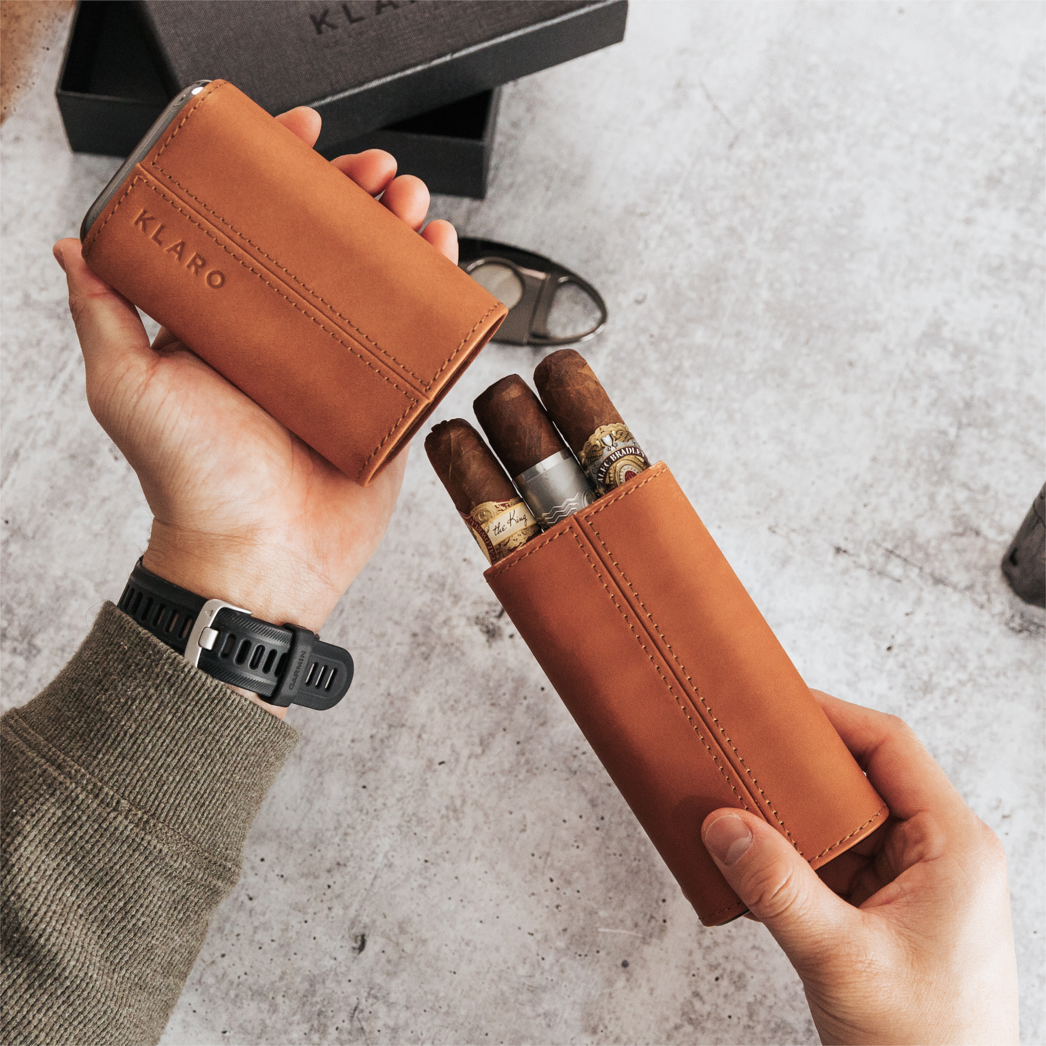 Case Elegance - Premium 3 Cigar Protective Travel Case - Saddle Brown