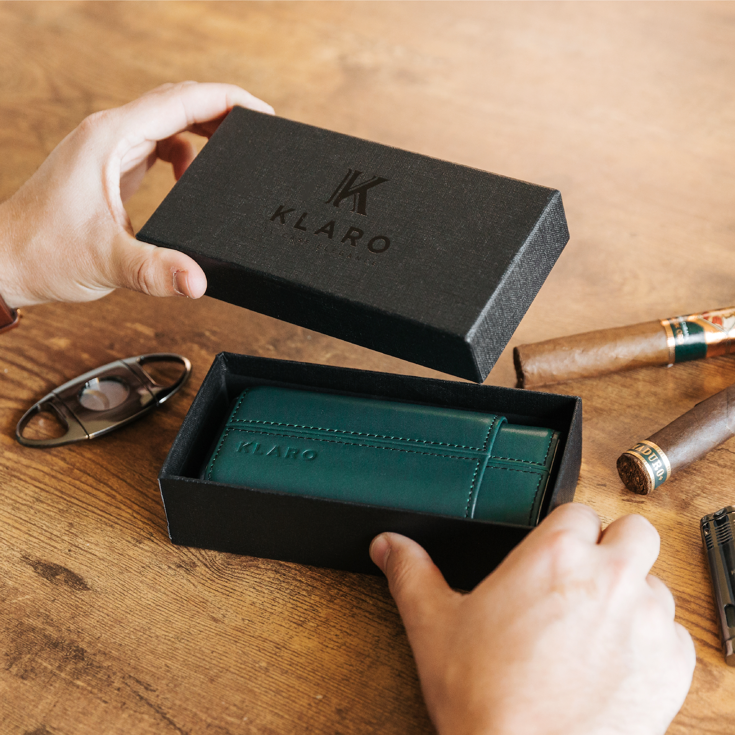 Case Elegance - Premium 3 Cigar Travel Case - Racing Green