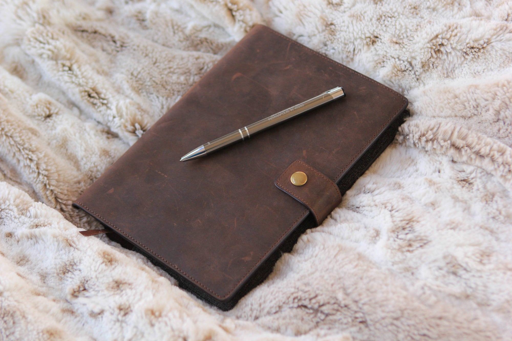 Case Elegance - Bucksaw Refillable Brown Leather Journal