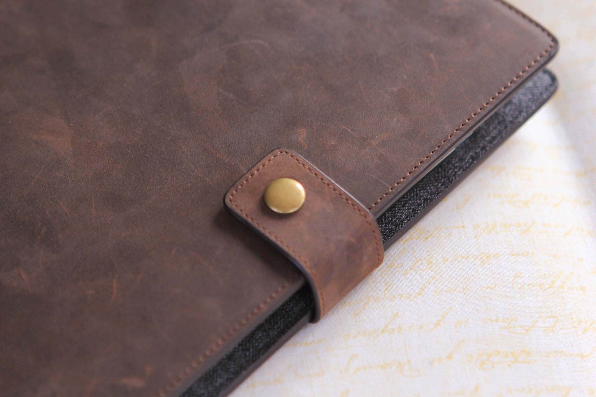 Case Elegance - Bucksaw Refillable Brown Leather Journal