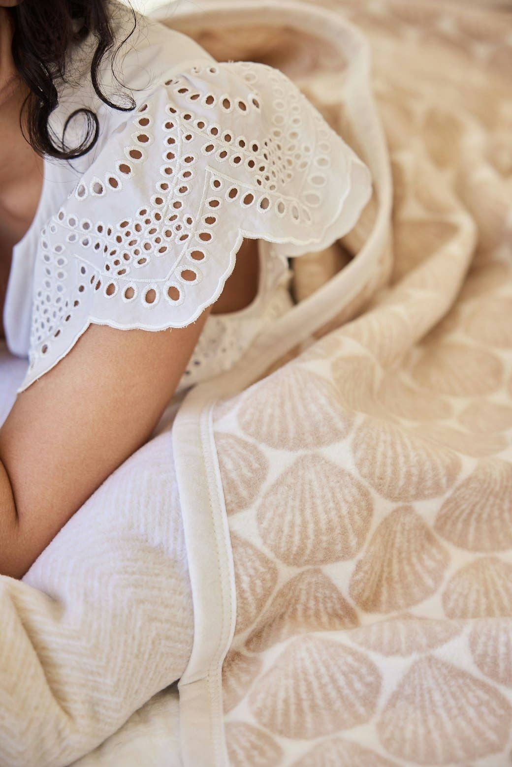 ChappyWrap - Seashells Oak Blanket