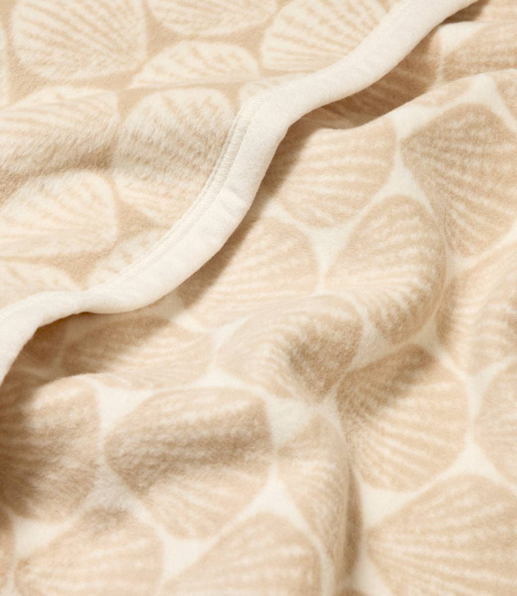 ChappyWrap - Seashells Oak Blanket