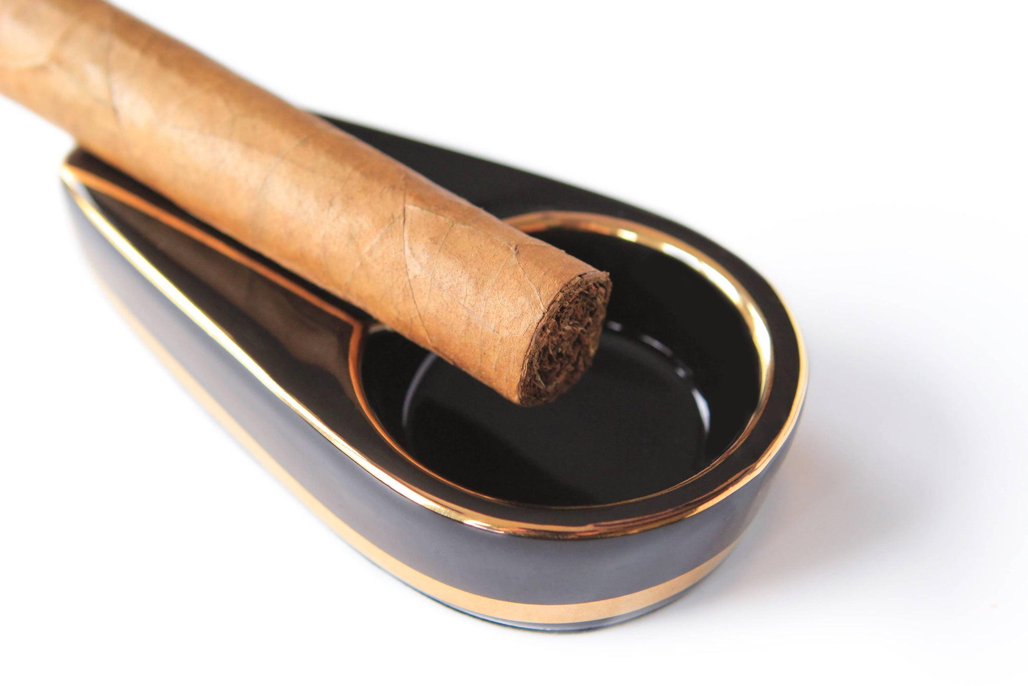 Case Elegance - Single Black and Gold Inlay Ceramic Ashtray
