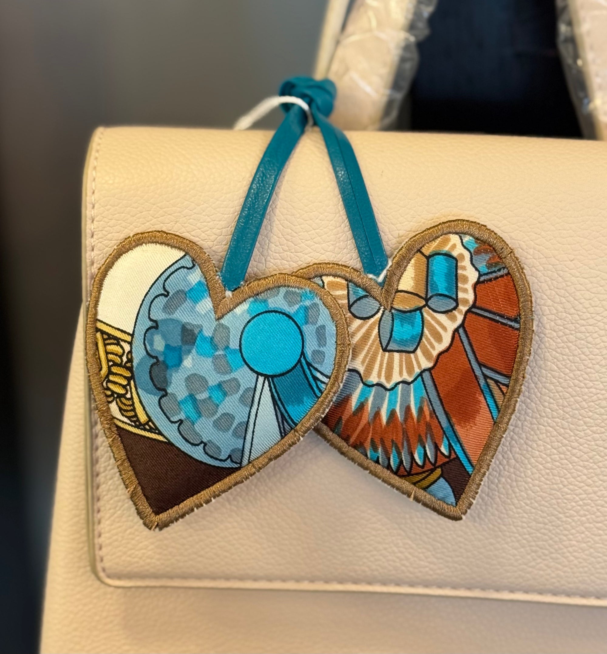 Vintage Luxe Up Bag Charm