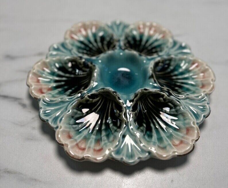 Oyster Plate - Turquoise Blue w/ Navy Blue