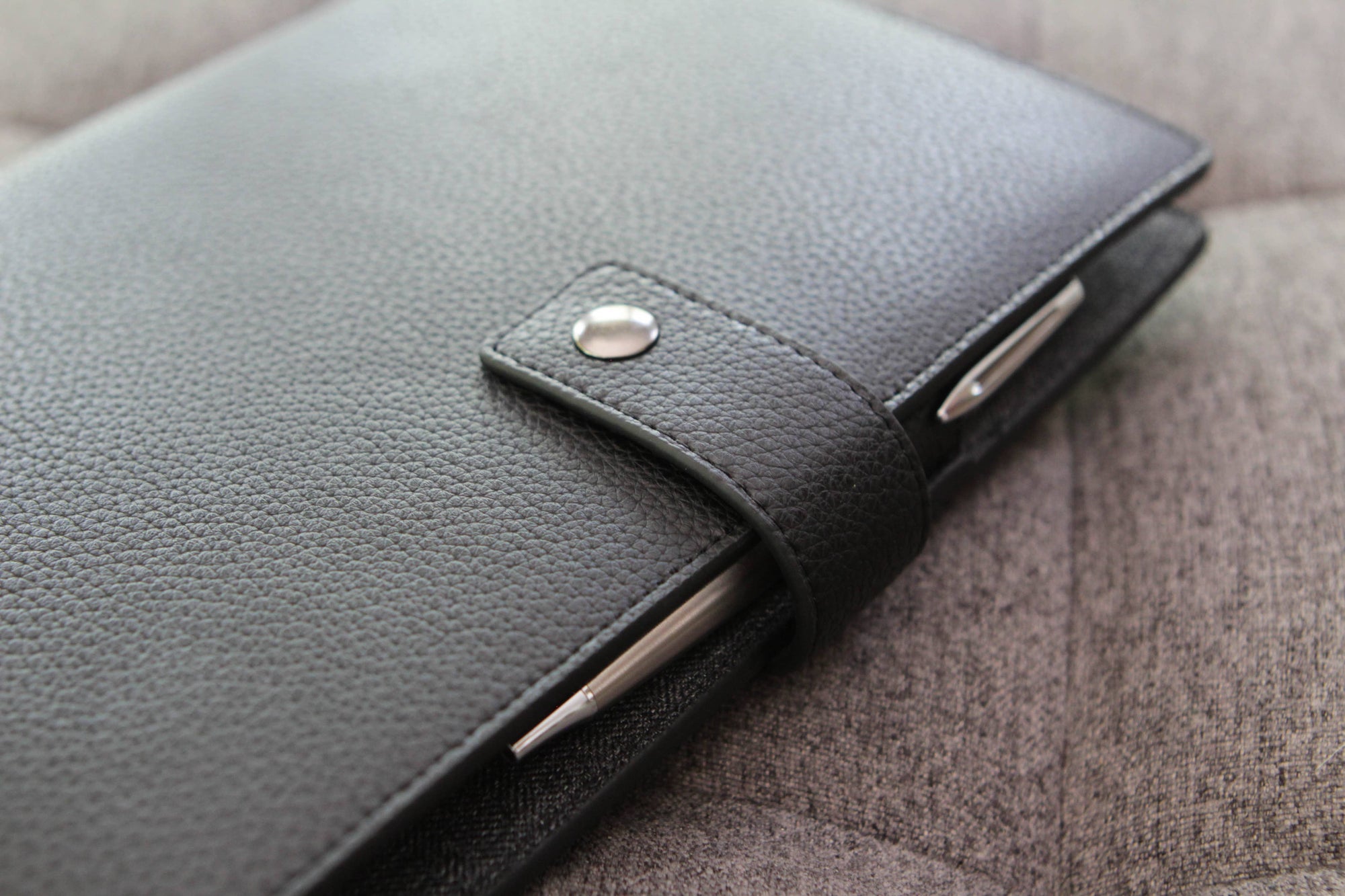 Case Elegance - Bucksaw Refillable Black Leather Journal